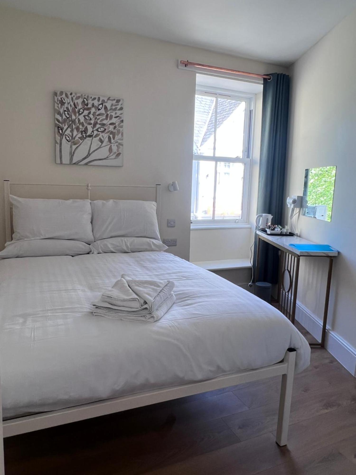 The Harbour Lights Bed & Breakfast Ilfracombe Exterior photo