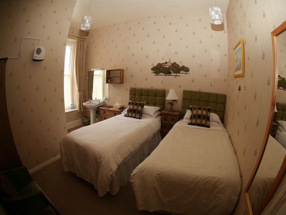 The Harbour Lights Bed & Breakfast Ilfracombe Exterior photo