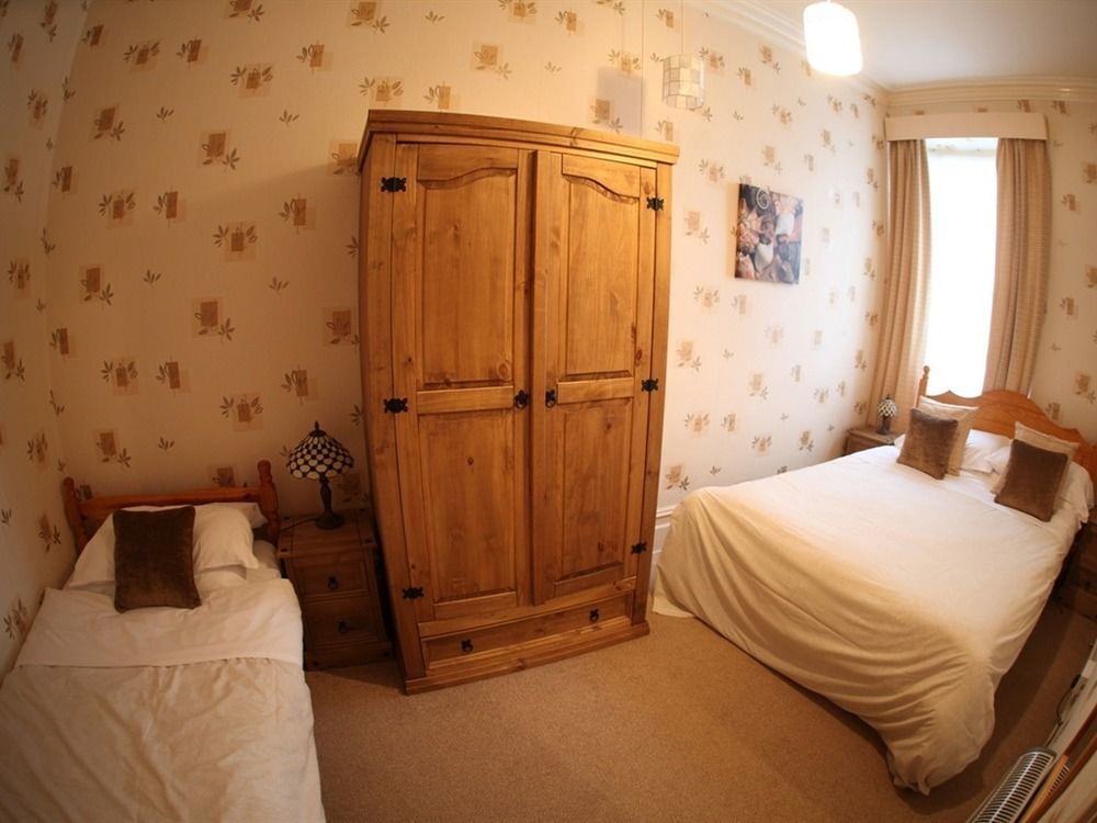 The Harbour Lights Bed & Breakfast Ilfracombe Exterior photo